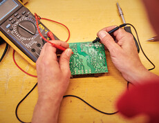 In der Elektrowerkstatt von carla wird alles auf Herz und Nieren geprüft.