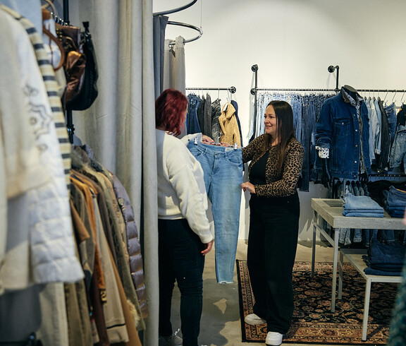 Unsere carla Mitarbeiter*innen beraten euch gerne und sind für eure Fragen da.